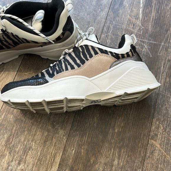 H&M Zebra Print Sneakers with White Accents - Picture 6 of 8